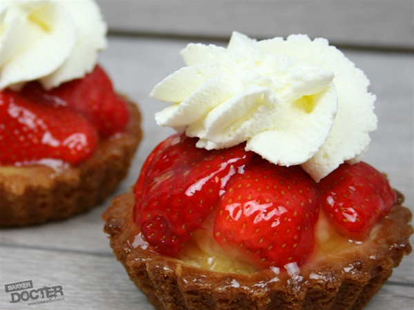 Aardbeienbakje met slagroom