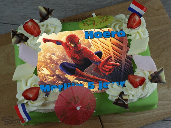 Kindermarsepeintaart spiderman